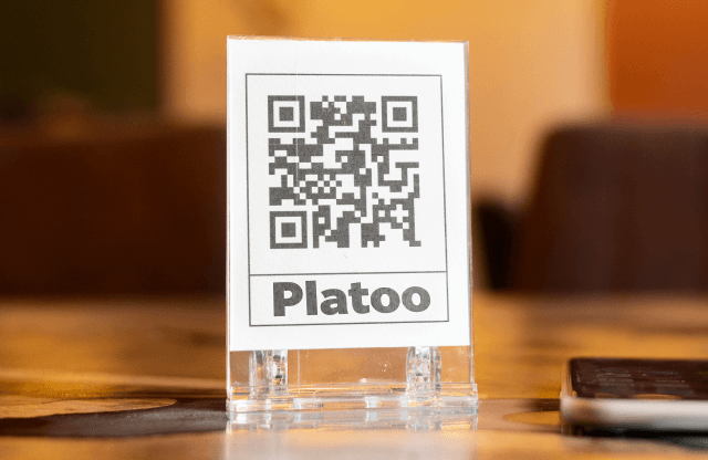 Platoo — digital QR menu system for restaurants and cafes: an example of QR code placement on a table for instant menu access without app installation