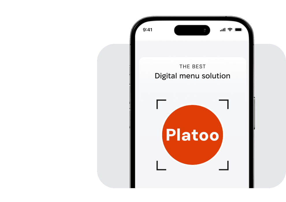 Цифровая экосистема Platoo для управления QR-меню ресторанов и сетей: интерфейс сайта со смартфоном, демонстрирующим доступ к ингредиентам и наличию блюд за 2 секунды