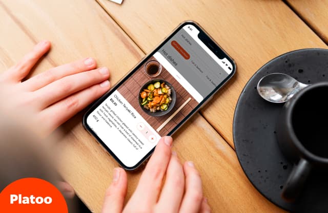 Advantages of Platoo interactive QR menu over PDF: instant stop-list updates, visual order stimulation via high-quality dish photos, and AI-powered automatic menu translation